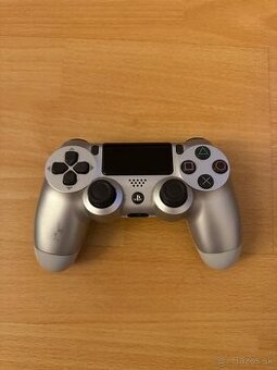 Ovladac na ps4 - dualshock SILVER
