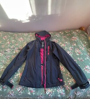 ľahká športová bunda zn. Volcano do nečasu, mesta aj na túru