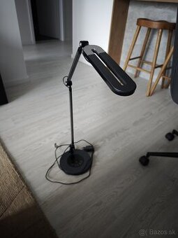 Predám stolnú lampu
