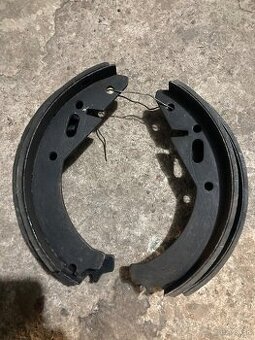 Škoda 120 Brzdové čeľuste zadné