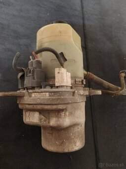 4M513K514CA Ford Focus 2 servočerpadlo