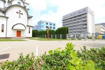 KOMPLET ZREKONŠTRUOVANÝ 1i.BYT S PEKNOU LOGGIOU PRI KUCHAJDE