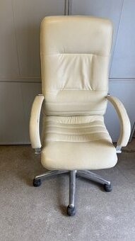 Predám kožené kreslo kancelárske