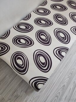 Posteľ s úložným priestorom