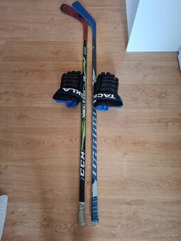 Predam hokejove rukavice 15 palcov +2 x hokejky lava ruka do
