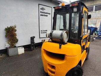 HC 2,5t NISSAN