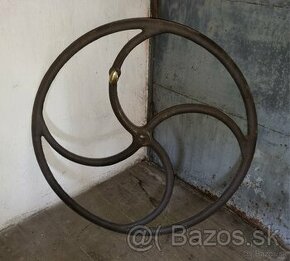 Starožitné liatinové koleso    - priemer 93 cm
