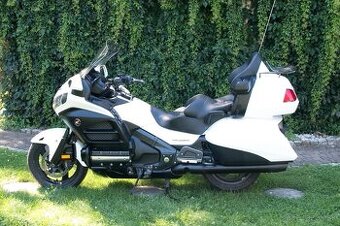 GL1800