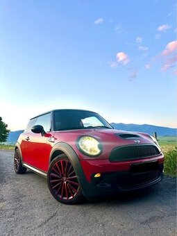 Mini Cooper S 1.6 Turbo 128 kW – Po servise – TOP výbava