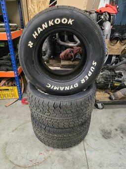 295/50 R15 pneu
