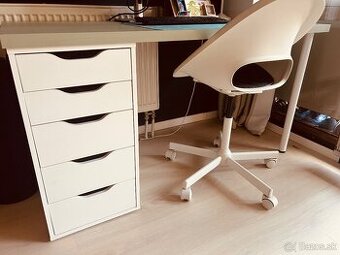 Písacie stoly značky Ikea