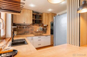 Novostavba RD Poproč, sauna,vírivka, posilovňa,zimná záhrada