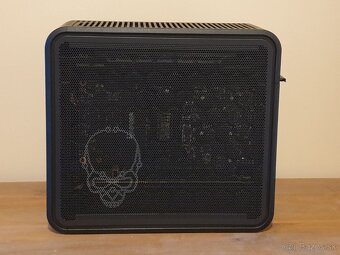 Intel NUC Extreme 9, i7 / 64GB RAM / RTX 2070 8GB / 1TB