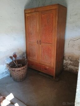 Starožitné skrine
