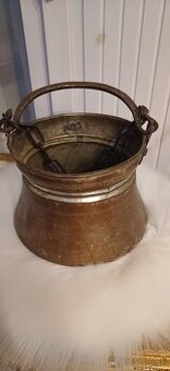 Stará nádoba/ kotlík