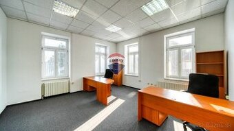 Administratívne priestory na prenájom v reprezentatívnej bud