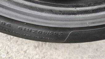 245 40 r19 letné
