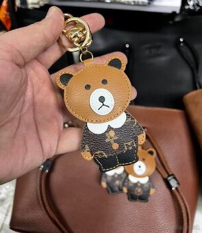 Prívesok Louis Vuitton - macko