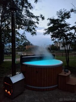 Kúpacia kada-Hottub