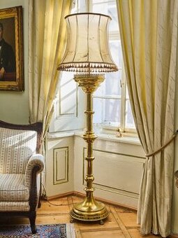 Veľká stojacia lampa v gotickom štýle V 212 cm