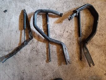 Držiaky kufra ,kapoty BMW e34