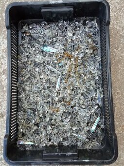 Krištálové prívesky.