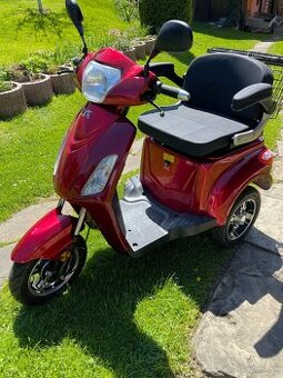 Predám trojkolku-moped v super stave