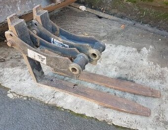 Paletizacne vidly Komatsu