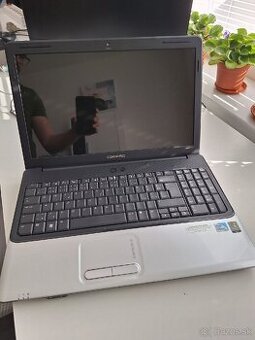 Predám starší notebook