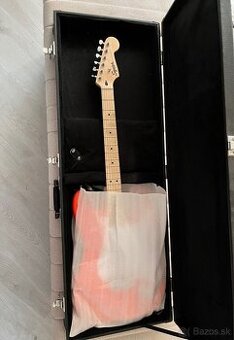 Squier by fender stratocaster