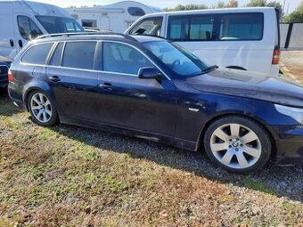 Rozpredam BMW E61 530D farba modra orienatal blau,