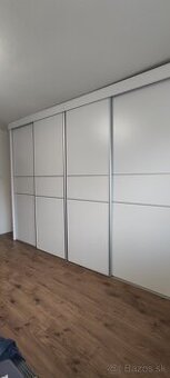 Vstavaná skriňa