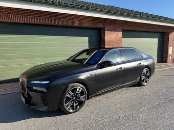 BMW M760e XDrive v Záruke nízky najazd 53000km