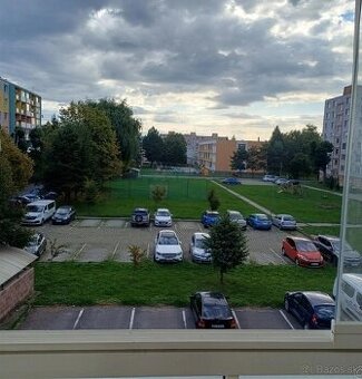 Na predaj 3 izbový priestranný byt v Vranove nad Topľou -Juh