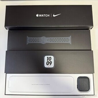 Apple Watch 7 45mm Midnight Aluminum - 1