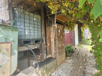 Záhrada s chatou Prievidza