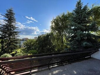 4 izbový byt, 125 m2 + 25 m2 slnečná terasa, garáž, Trenčín,