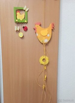 Závesná veľkonočná dekorácia sliepka