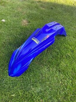 Predám predný blatník.