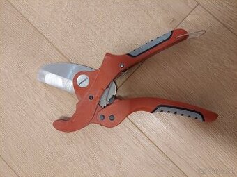 Nožnice na plastové rúrky Fortum