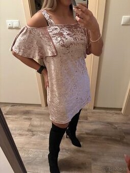 Zamatove šaty Mango