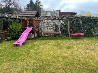 Záhradné agátové ihrisko