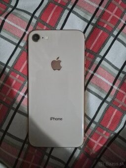Predavam tel.iphone8
