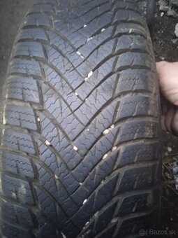 Predám zimné pneumatiky kompletné Dacia 165/65r15