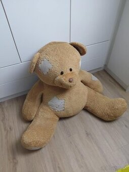 Veľký MACO a stolička na kŕmenie