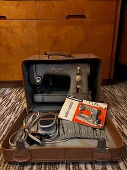 Starožitný šijací stroj LADA