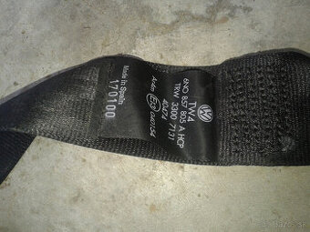 Bezpečnostný pás s navijákom na VW POLO 6N ľavý zadný