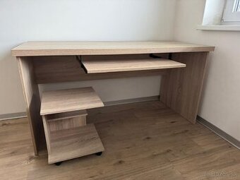 Moderný PC stôl s výsuvnou plošnou doskou