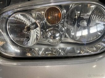 VW Golf svetlá