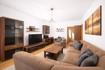 SLNEČNÝ 3-IZBOVÝ BYT S BALKÓNOM V OBĽÚBENEJ LOKALITE PEZINOK